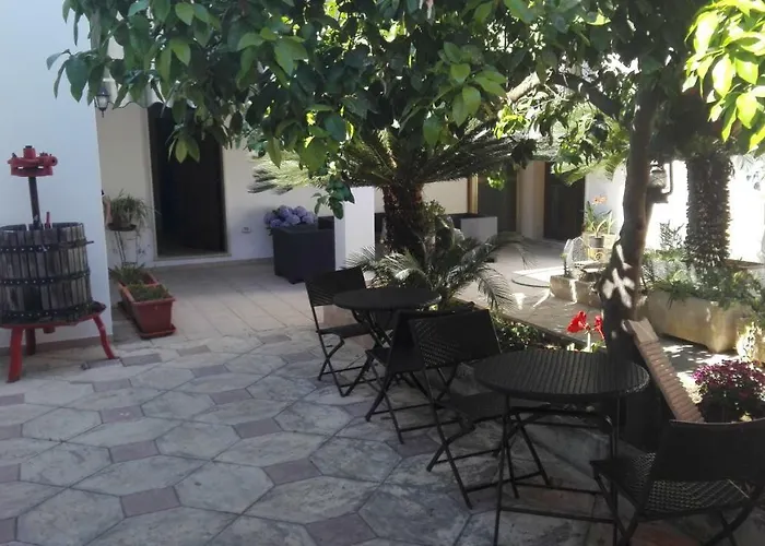 Bed & Breakfast Citrus Garden *