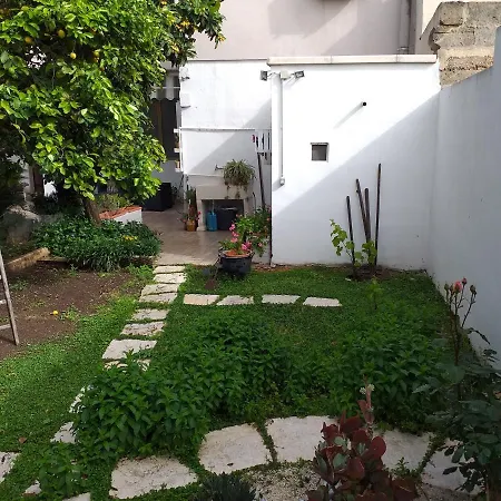 Bed and Breakfast Citrus Garden